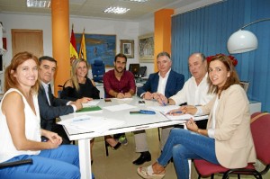 Los delegados del Gobierno, Educación y Agricultura visitan varios colegios de los dos municipios para supervisar las actuaciones que están en marcha.