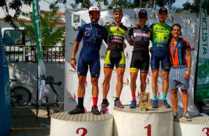 Podio de la categoría masculina en Sanlúcar de Guadiana.