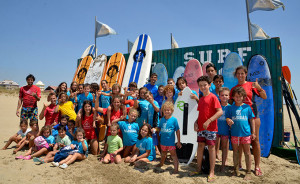 Deportistas que han estado presente en la Global Surf School este verano. / Foto: J. L. Rúa.