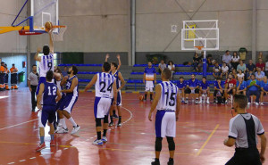 El CB San Juan comenzó el Trofeo con un triunfo ante el Ciudad de Huelva. / Foto: @fabhuelva.