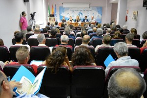 2. Casi un centenar de participantes se dan cita estos días en San Juan del Puerto y Moguer, sedes de este congreso.