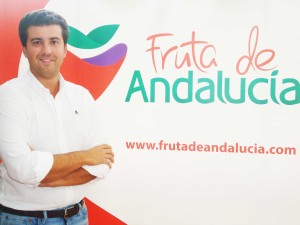 Juan Manuel Vivas aboga por la unión, tal y como reza el eslogan de 'Fruta de Andalucía'.