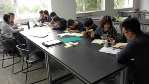 El profesional de Huelva se encuentra impartiendo clases en la Universidad de Nanjing a estudiantes de primer año del Máster de Arquitectura.