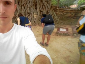 Conociendo el Parque Histórico de Ayutthaya es un conjunto de antiguos templos y palacios situado a unos 80km al norte de Bangkok.