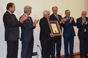 Homenaje a Miguel Palacios.