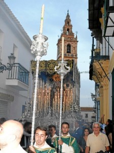 La salida estuvo arropada por los moguereños. / Foto: José Luis Perera.