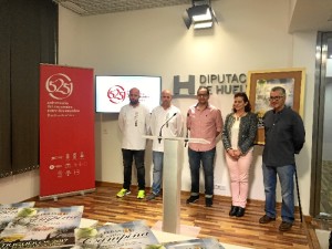 Foto de familia de la presentación en Diputación. 