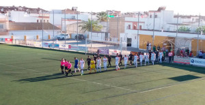 Momento de la salida al campo de los protagonistas del Antoniano-Olímpica. / Foto: @CAAntoniano.