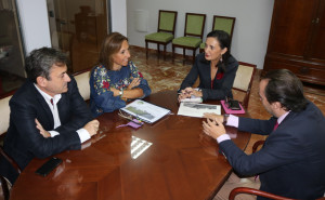 Grávalo ha mantenido una reunión con miembros de la Fundación Laberinto.