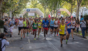 Casi un millar de participantes se dieron cita en la XXXI Vuelta a Huelva.