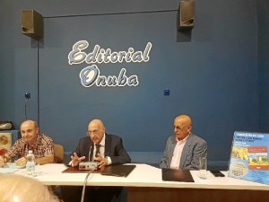 Un momento de la presentación de la  obra literaria. 