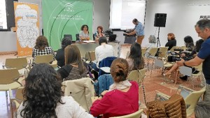 La coordinadora del Instituto Andaluz de la Mujer, Eva Salazar, durante la apertura de las jornadas Violencia de Género y otras situaciones de Vulnerabilidad'.