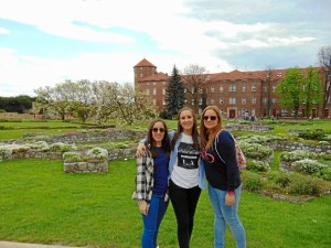 La onubense, conociendo Polonia con dos amigas.