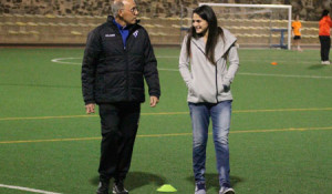 Bárbara Santibáñez junto al técnico del equipo onubense, Antonio Toledo.