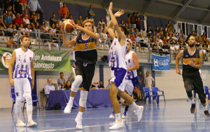 En el Trofeo Diputación, triunfo del CB San Juan ante el CDB Enrique Benítez.