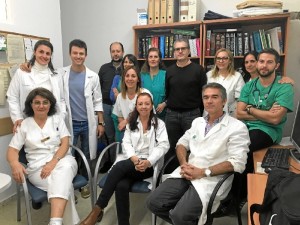 Infectólogos onubenses participan en la investigación de nuevas estrategias de tratamiento para el VIH y la Hepatitis C.