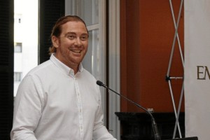 Luis Anes, recibiendo  el Premio al Empleado Público del Año en la categoría de Educación en 2016. / Foto: José Rodríguez.