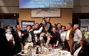 Pablo Alcántara, en plena celebración por su triunfo en Nuevo Portil.