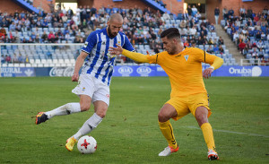 Iván Malón completó un gran partido por su banda derecha. / Foto: Pablo Sayago.