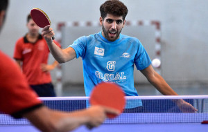 José Manuel Martín, jugador del Conservas Lola de Ayamonte de tenis de mesa. / Foto: J. L. Rúa.