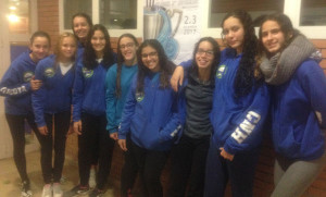 Equipo femenino del CN Huelva que toma parte en el Campeonato que se celebra en Motril.