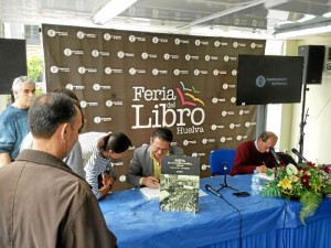 Los autores, en la Feria del Libro. 