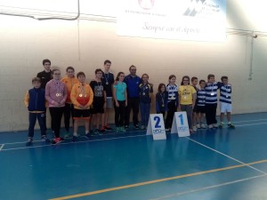 Medallistas del torneo de bádminton que tuvo lugar en Corrales.