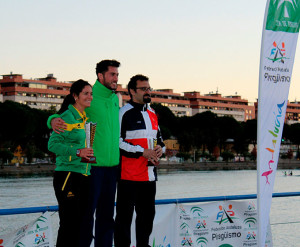 Momento en el que se recoge el trofeo como segundo clasificado en Promoción.