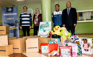 Con el torneo se lograron un total de 15 cajas de alimentos y gran cantidad de juguetes, destinados al Banco de Alimentos de Huelva y a la Ciudad de los Niños, respectivamente.