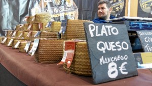 Una imagen del Mercado del Queso Artesano de Aracena.