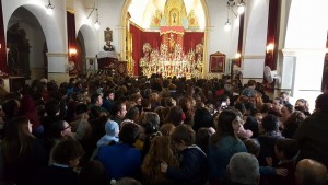 Numerosos luceneros se han congregado este domingo en la iglesia para saludar al patrón. / Foto: Ayuntamiento de Lucena.