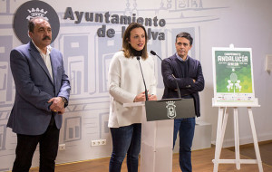 Un momento de la presentación del Campeonato de Andalucía Sénior de Bádminton que se celebra este fin de semana en Huelva.