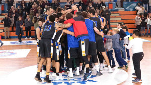 El CDB Enrique Benitez ya puede celebrar que peleará por el ascenso pese a perder en Plasencia.