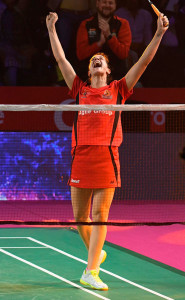 Carolina Marín celebra su victoria ante la surcoreana y el pase a la final de su equipo. / Foto: @PBLIndiaLive.