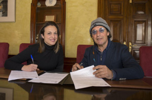 Firma del acuerdo de colaboración.