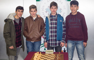 Equipo onubense ganador del torneo de ajedrez celebrado en Sevilla.