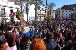 A su paso por la Plaza de San Pedro.