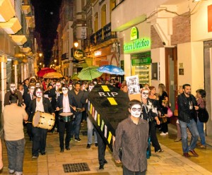 La noche de los edificios muertos.