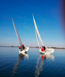 El formato match-race se basa en regatas cortas de un barco contra otro.