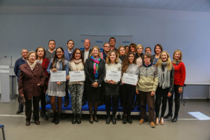 Las cuatro jóvenes han recibido ya sus becas.