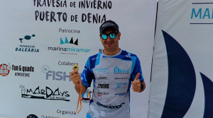 Rubén Gutiérrez, con la medalla obtenida por el triunfo en su categoría.