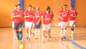 El plantel del Smurfit Kappa regresó a los entrenamientos para preparar su partido del sábado ante el Benalup, y que fue aplazado en su día. / Foto: @LaPalmaFS.