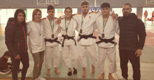 Representantes del Club Judo Huelva TSV, que lograron cuatro oros en el Campeonato de Andalucía Júnior. / Foto: @JudoHuelva1.