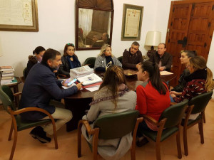 En Moguer se han reunido para valorar el cambio de fecha de la Cabalgata.