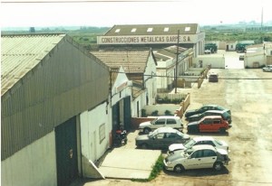 Sector de casas y almacenes de Las Metas, frente a la antigua fábrica de Guano. Marzo de 2001.