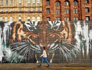 Ha tenido la oportunidad de conocer más de una veintena de países. / En la fotografía, en Glasgow, Reino Unida.