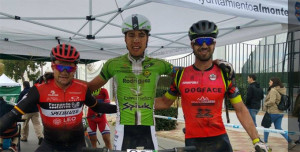 Podio masculino de la VII Doñana Natural. / Foto: andaluciaciclismo.com.