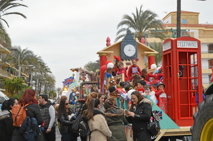 Punta Umbría celebra su cabalgata infantil del Carnaval de la Luz 2018.