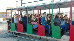 Para la visita al Santuario de La Cinta se contó con un tren turístico. 