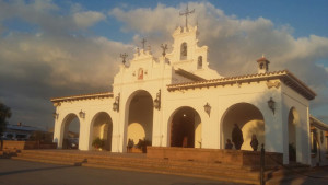 Ermita en la aldea de Clarines.